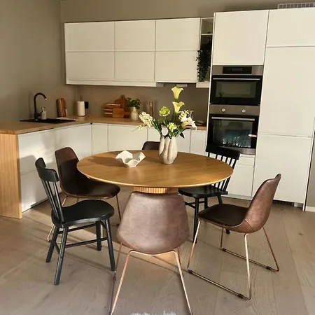 Premium 4br Steps From Bryggen Apartment Bergen