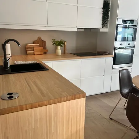 Apartment Premium 4br Steps From Bryggen *